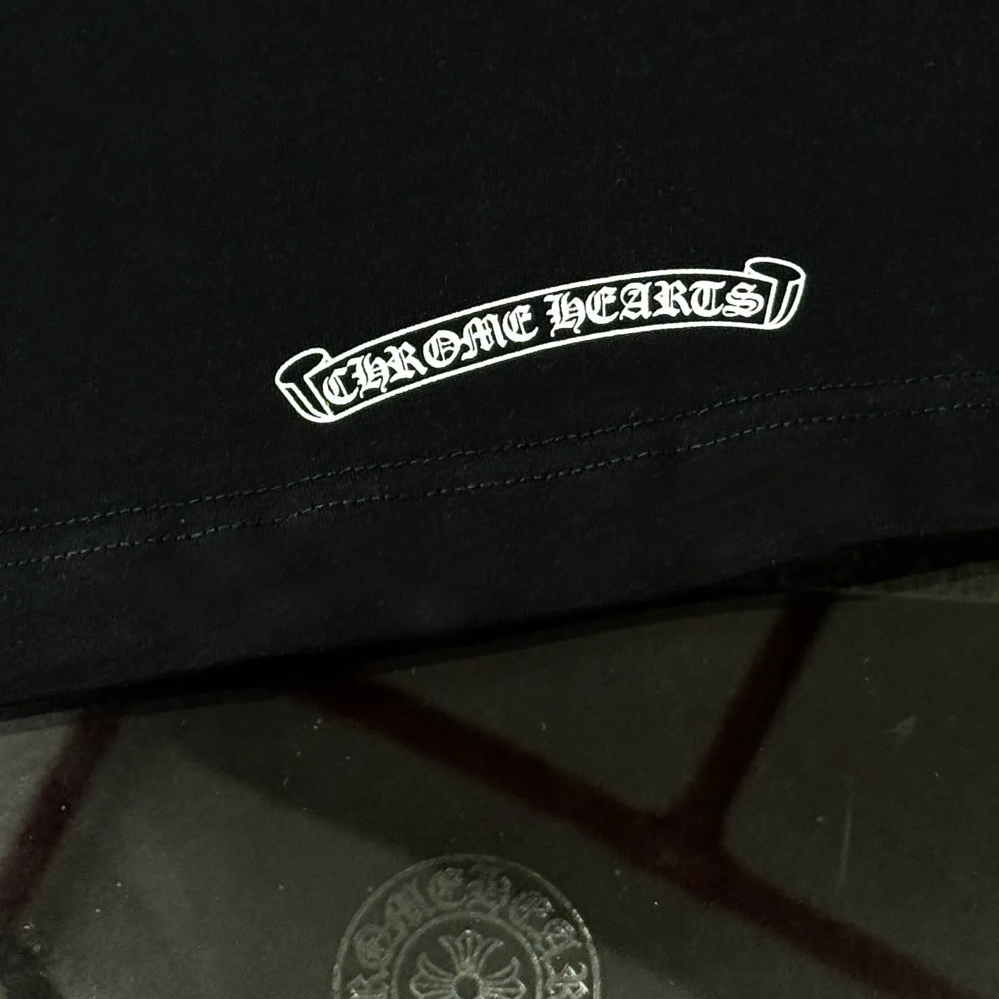 P170 Chrome Hearts Chrome Hearts 25 high version. The fabric is made of 300 grams of high-density cotton. It does not deform or shrink. It has three labels. It is the same style for men and women. Technology: digital printing. Color: white, black, pink. SIZE: S-XL